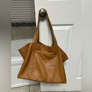 Madewell Piazza Leather Oversized Tote.